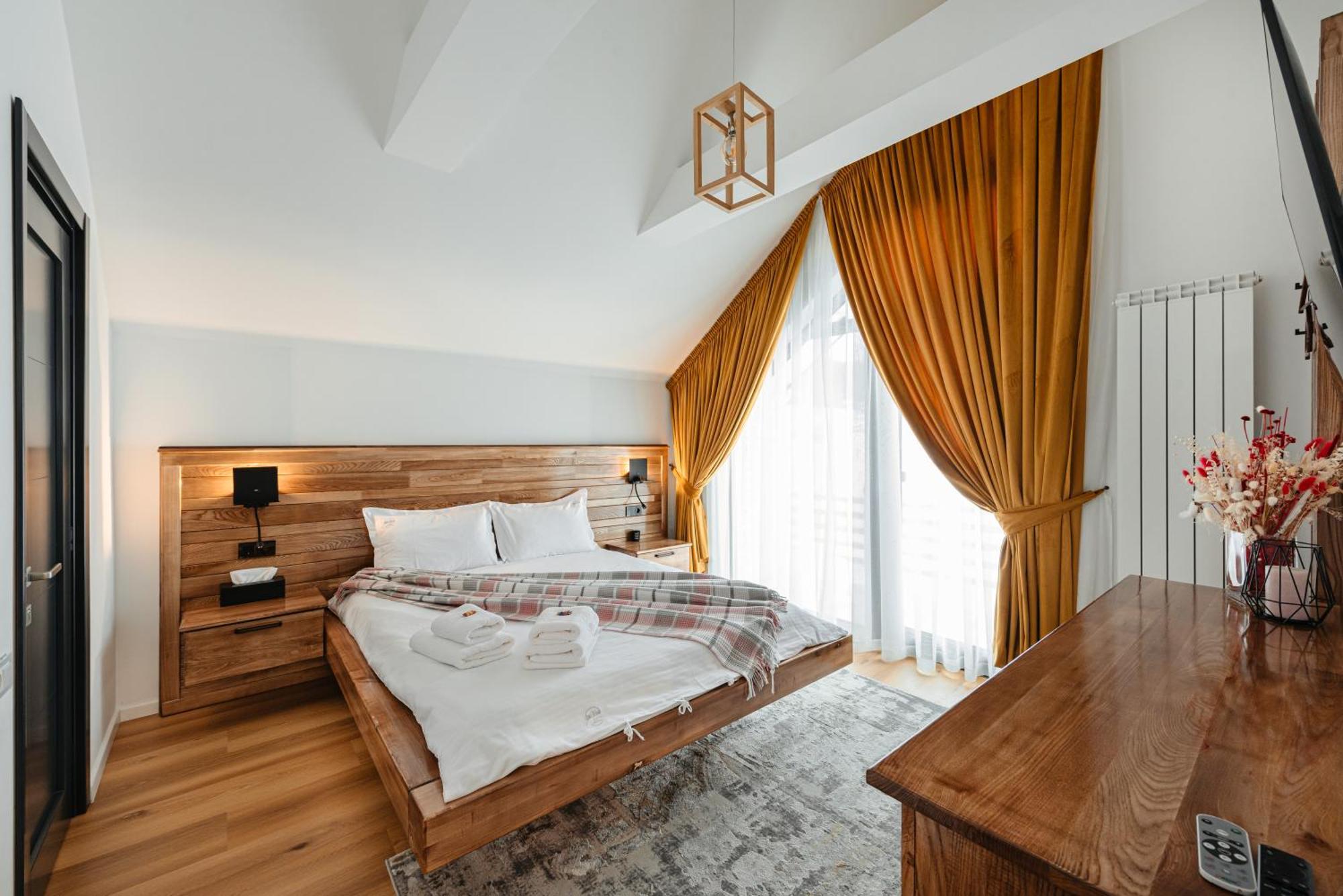 Elviu Guesthouse ลากูโรซู ภายนอก รูปภาพ