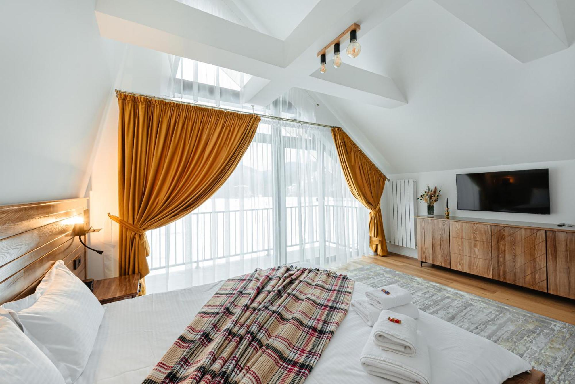 Elviu Guesthouse ลากูโรซู ภายนอก รูปภาพ